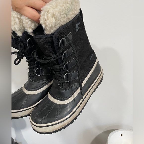Sorel Winter Carnival Waterproof Boots Size 6 - Picture 4 of 7